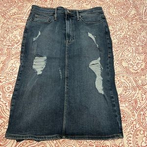 Distressed denim skirt Good American